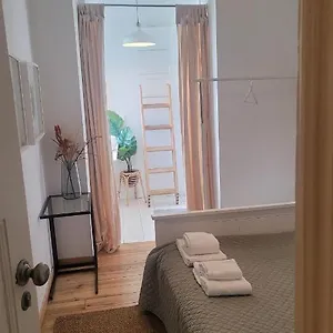 Maison d'hôtes Tiny With Private Bathroom - Bairro Alto 
